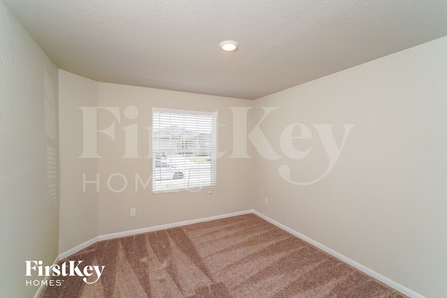 Building Photo - 2704 La Mundial St