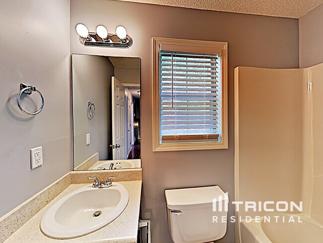 Building Photo - 203 Brookside Dr