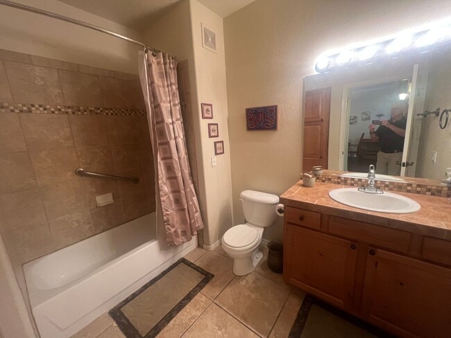 Building Photo - NICELY FURNISHED 2 BED/2 BA CONDO AT SUNRISE & KOLB!  AVAILABLE FOR SELF VIEWING!