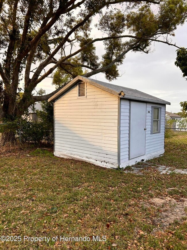 Building Photo - 4143 Montano Ave