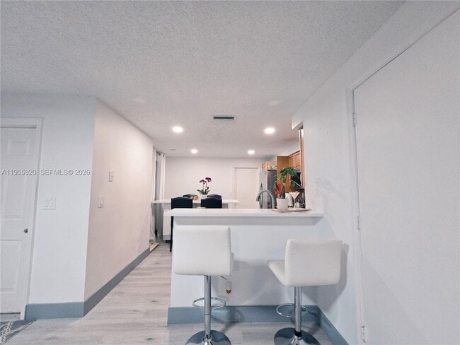 Building Photo - 1303 Presidio Dr