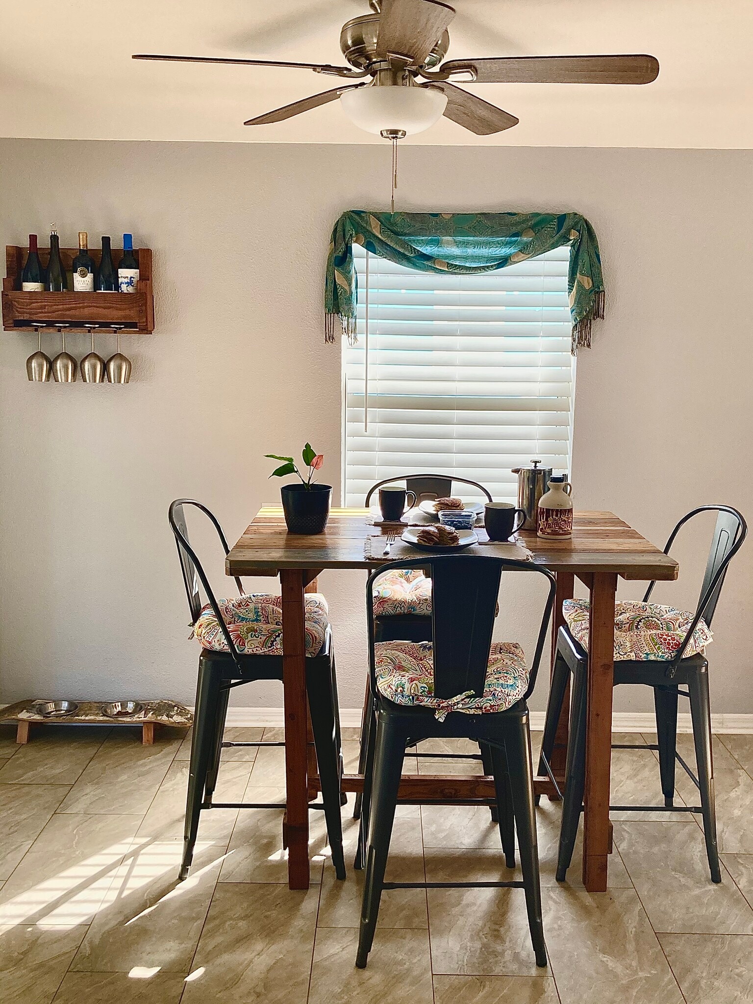 Dining - 2121 8th Ave N