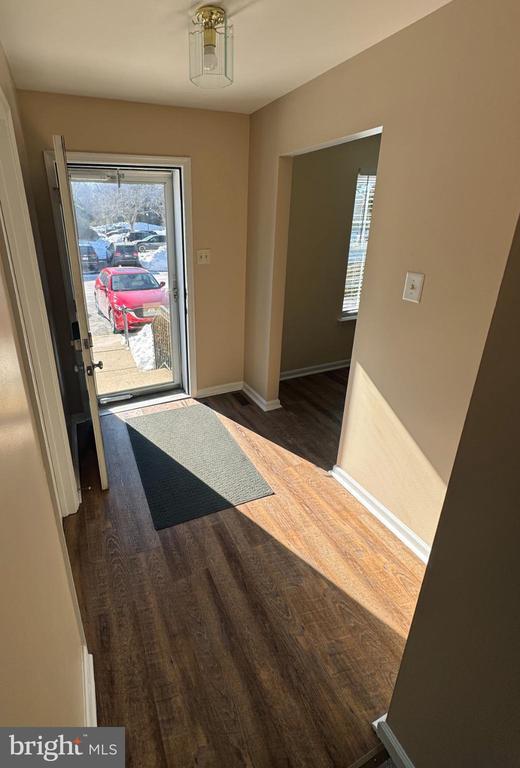 Building Photo - 802 Seminole Gardens