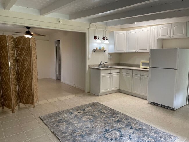 Building Photo - l3817g