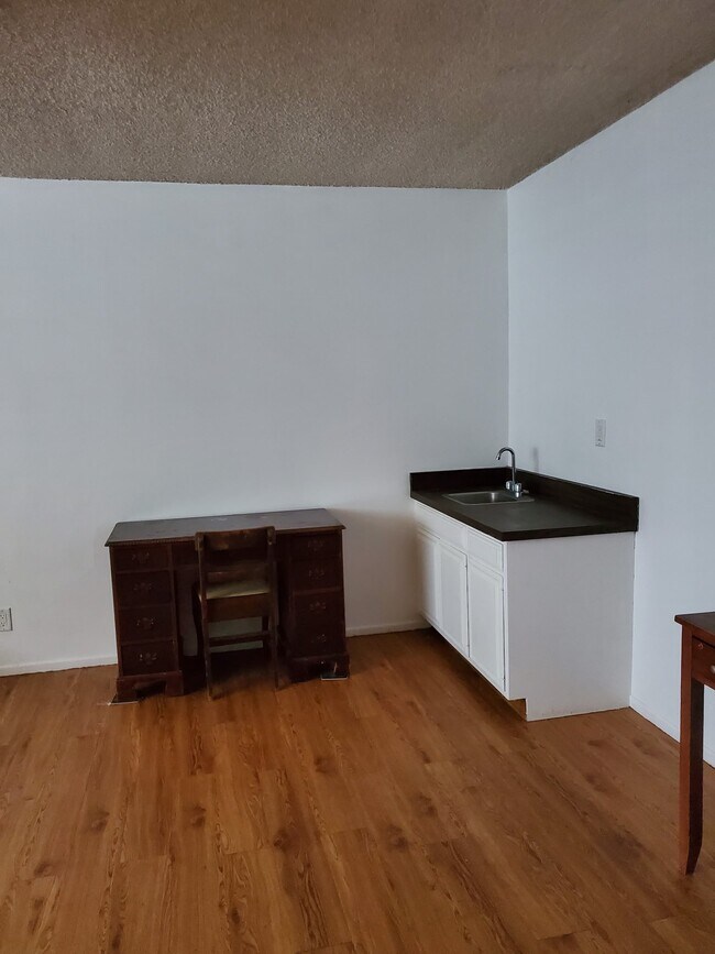 Building Photo - 9140 Haddon Ave