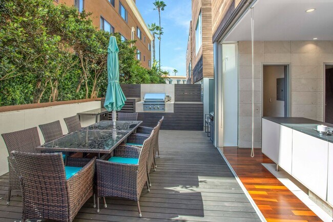 Building Photo - Experience La Jolla Living: Contemporary 3...