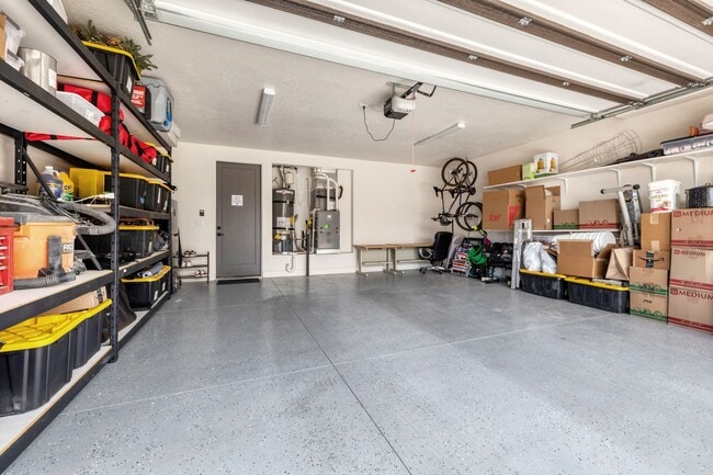 Building Photo - Lovely, Modern Townhome in Scenic Ivins