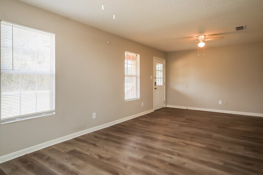 Building Photo - 6619 Wayne Johnson Ave