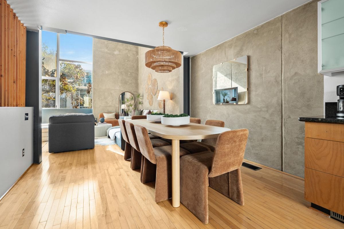 Building Photo - 1048 F St