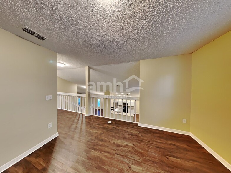 Building Photo - 119 Lancer Oak Dr