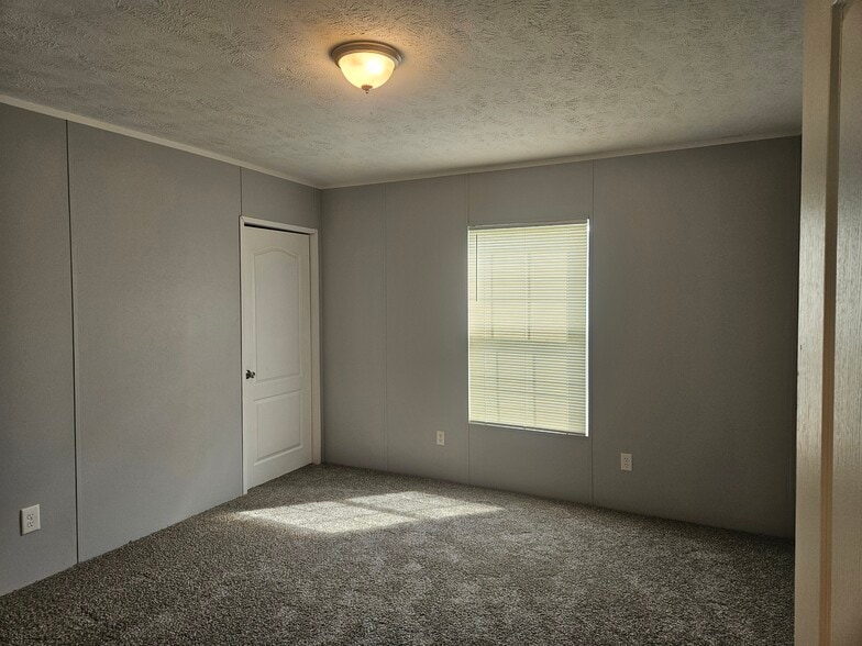 Building Photo - 179 Lynnwood Cir