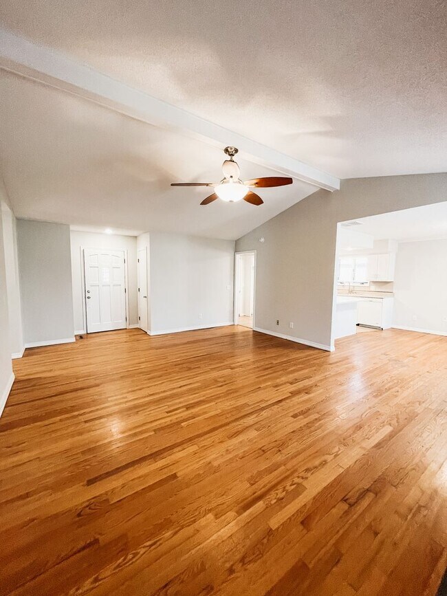 Building Photo - Southwest Springfield - Kickapoo High