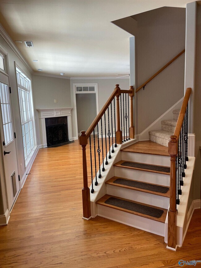 Building Photo - 202 Bishop Farm Way