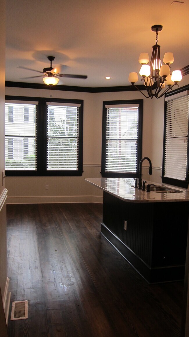 Building Photo - 211 Ashley Ave