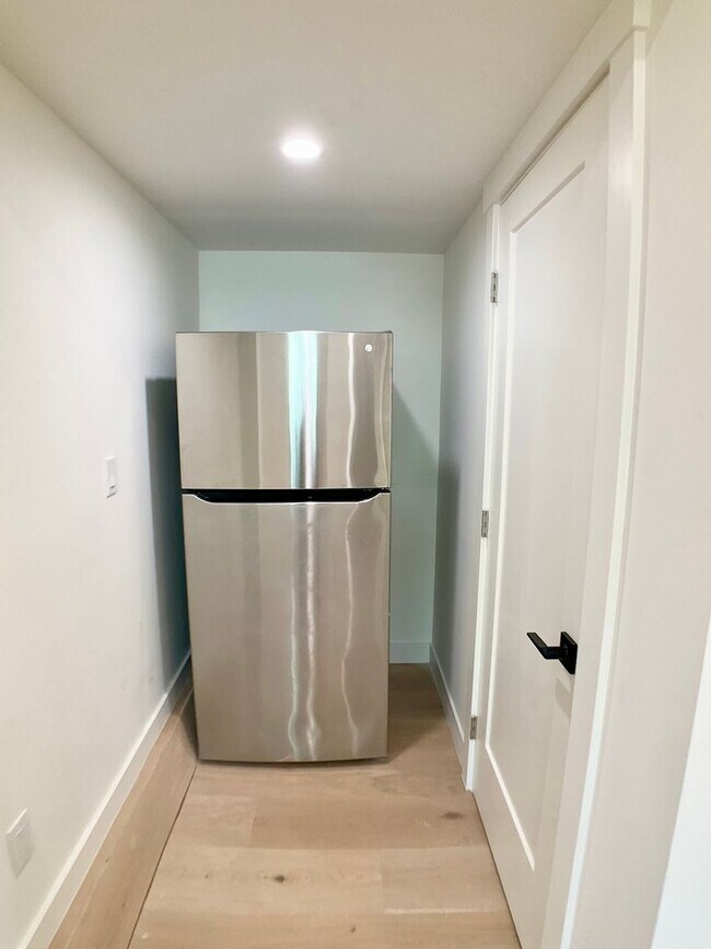 Building Photo - Lowered Price! FULLY Remodeled. BRIGHT! In-Unit W/D, Stainless Appliance Package, MODERN!