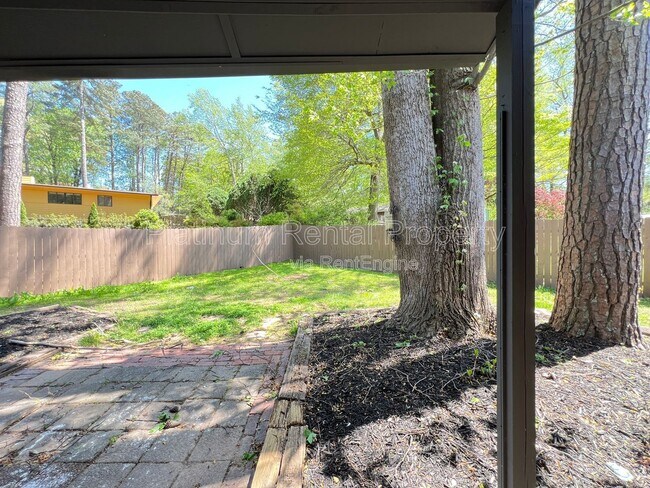 Building Photo - 2170 Beech Valley Dr