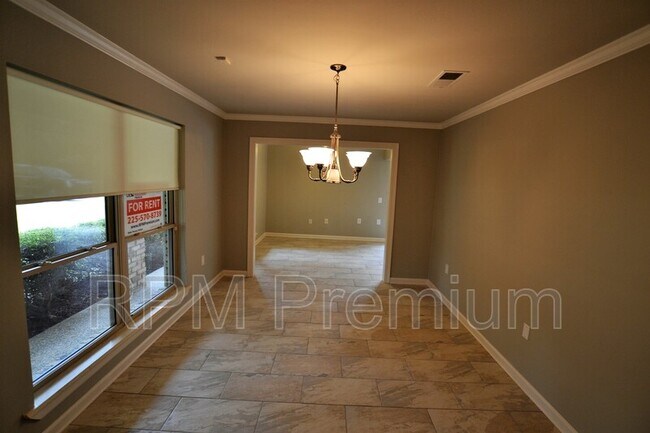 Building Photo - 3147 Little Farms Dr