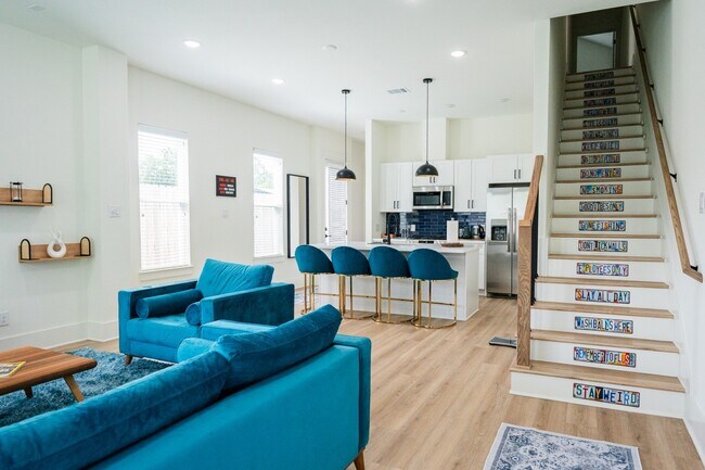 Building Photo - 3542 Amos St