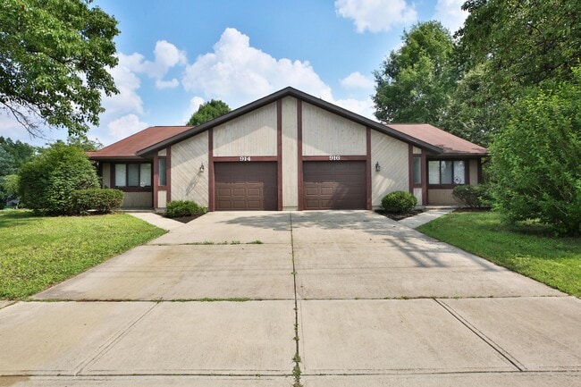 Primary Photo - 914 Tradewind Dr