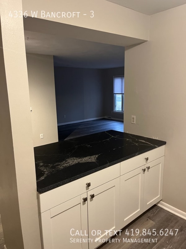 Building Photo - 4336 W Bancroft St