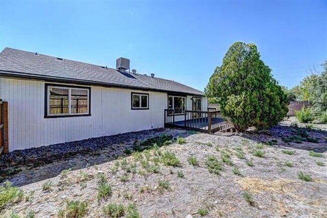 Building Photo - Stunning home in highly sought neighborhood!