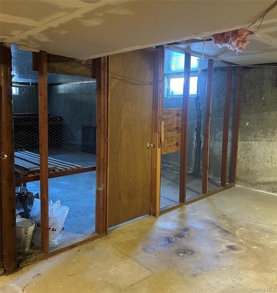 Building Photo - 135 W Nyack Rd