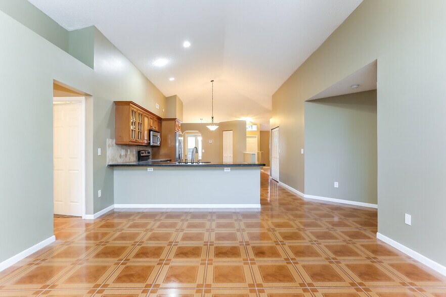 Building Photo - 9711 SW 16th Ct