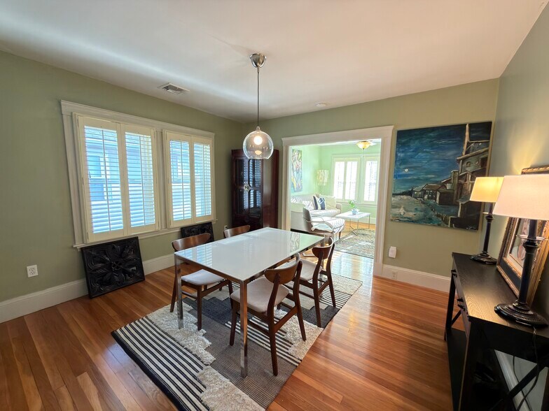 Building Photo - 20 Magnolia Ave