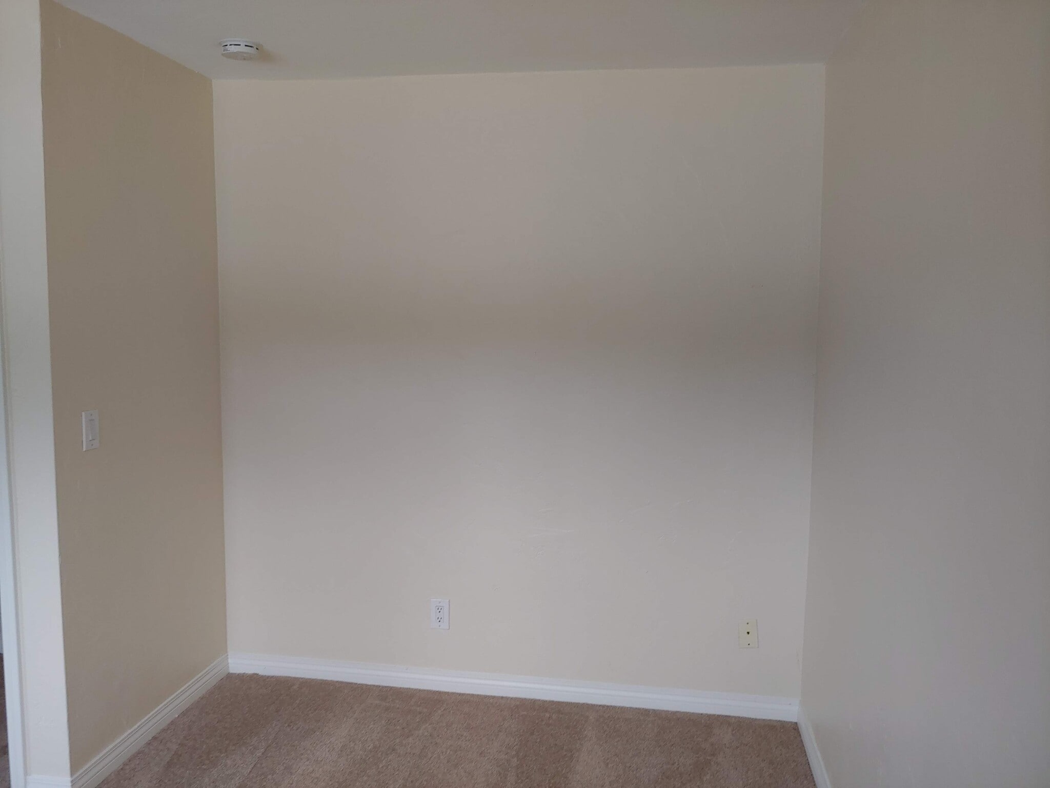 Building Photo - 1430 W Lambert Rd