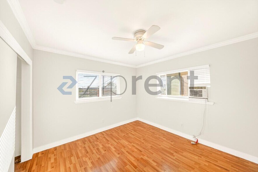 Building Photo - 2303 W Beverly Blvd