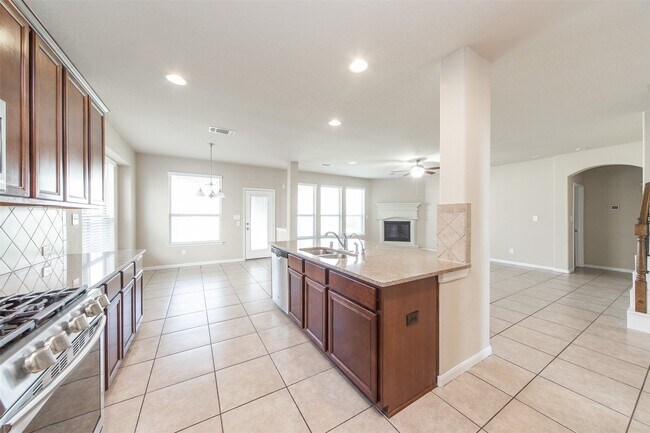 Building Photo - 6202 Eden Prairie Dr