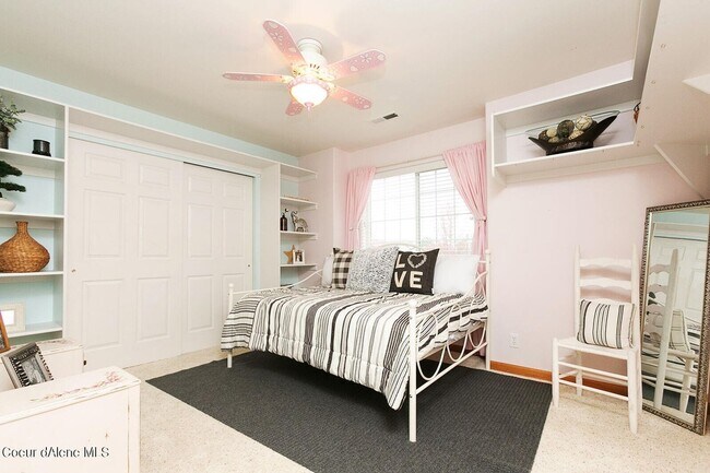 Building Photo - Spacious 5-Bedroom Coeur d'Alene Place Home with Theater Room