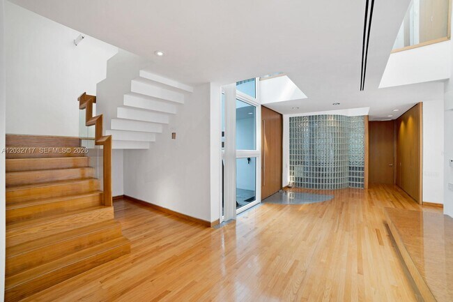 Building Photo - 6070 SW 128th St