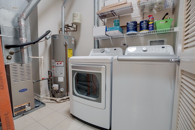 Building Photo - 1781 Tudor Ln