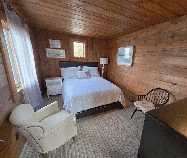 Building Photo - 11 Sunset Dr