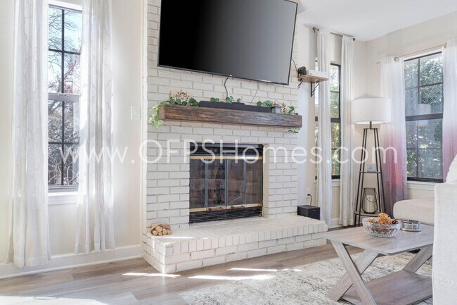 Building Photo - 1717 Bennetts End