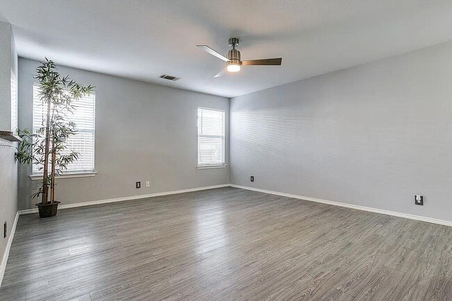 Building Photo - 1200 Kenneys Way