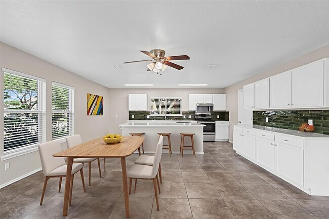 Building Photo - 6505 Tara Ln