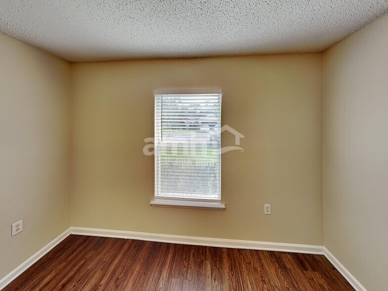 Building Photo - 2558 Britney Lakes Ln