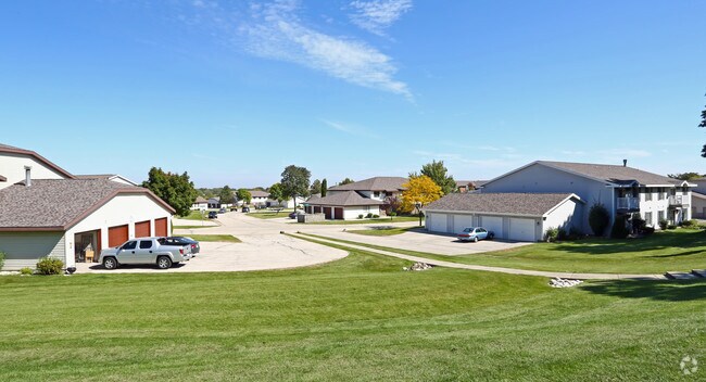 Heritage Village Apartments - Greenfield Wi Apartment Finder