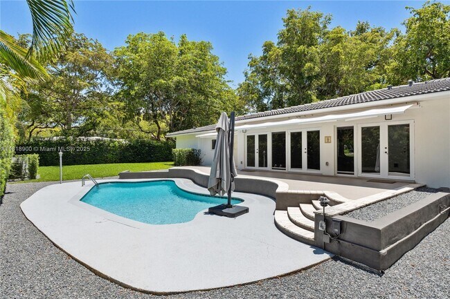 Primary Photo - 601 Tibidabo Ave