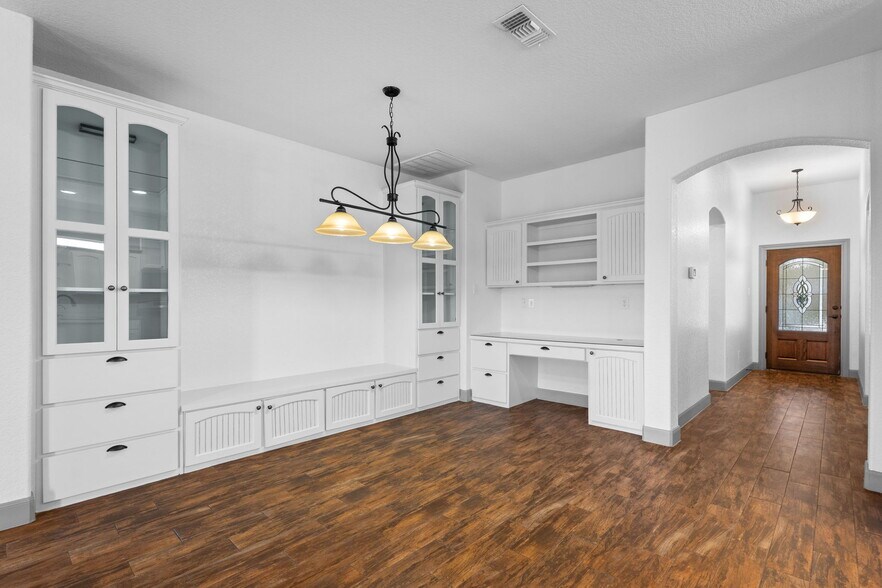 Building Photo - 7639 Eagle Ledge