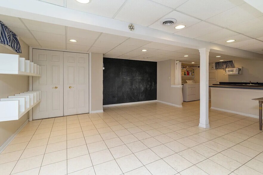 Building Photo - 432 S Dale Ave