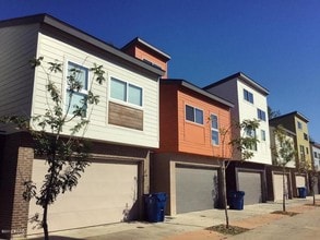 Building Photo - The Enclave