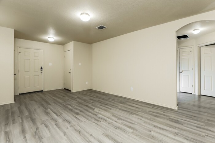 Building Photo - 5519 Degan Way