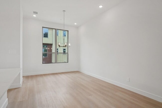 Building Photo - 13351 Goodland St