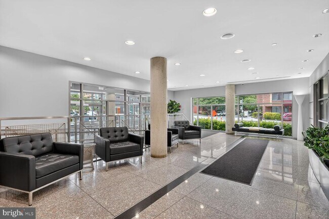 Building Photo - 1300 N St NW