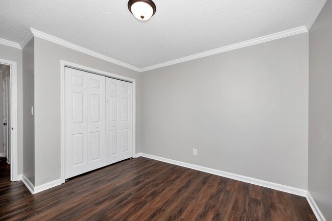 Building Photo - 103 N W Sugar Bluff Ln