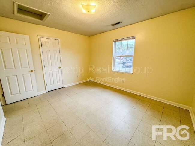 Building Photo - 3313 Parkway Ct