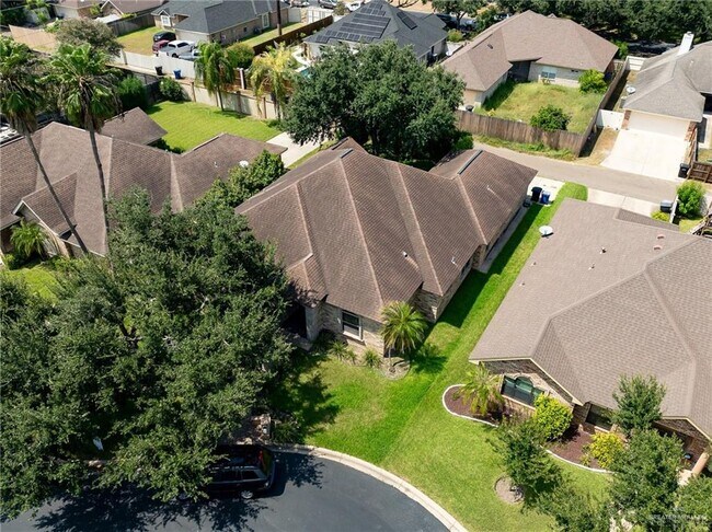 Building Photo - 27 N "E" St